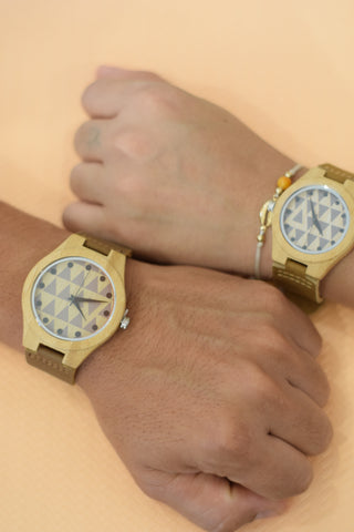 PRAGA // Reloj de Madera y Cuero