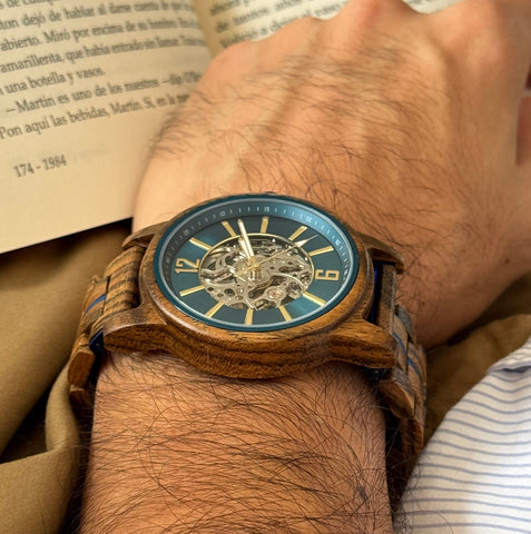 LUXEMBURGO // Reloj de Madera